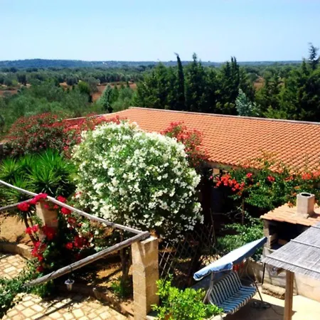 Masseria Isola Bed & Breakfast