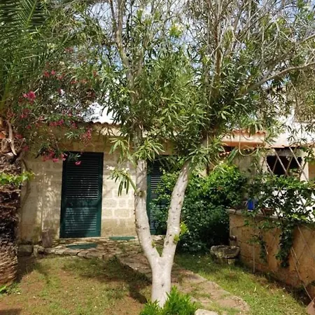 Masseria Isola Bed & Breakfast *