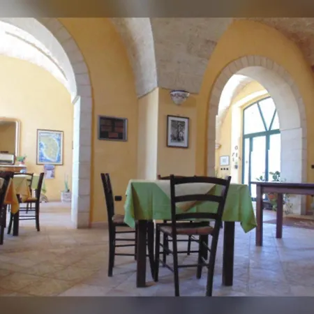 Masseria Isola Bed & Breakfast *