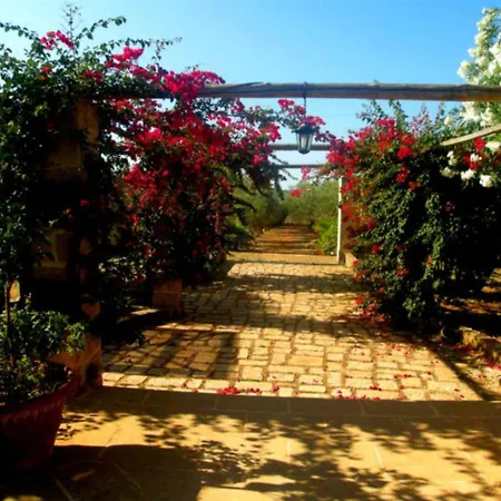 Masseria Isola Bed & Breakfast *